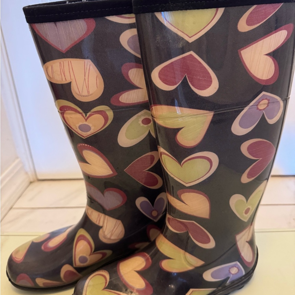 Kamik Multicolor Heart Pattern Rain Boots